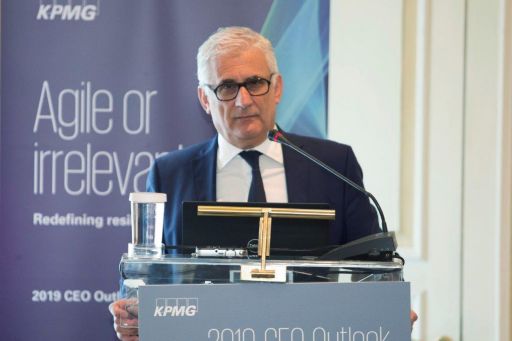 Ο Νίκος Βουνισέας, Senior Partner της KPMG στην Ελλάδα παρουσιάζει τα ευρήματα του 5ου CEO Outlook