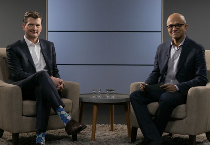 Bill Thomas and Satya Nadella having discussion over KPMG & Microsoft alliance