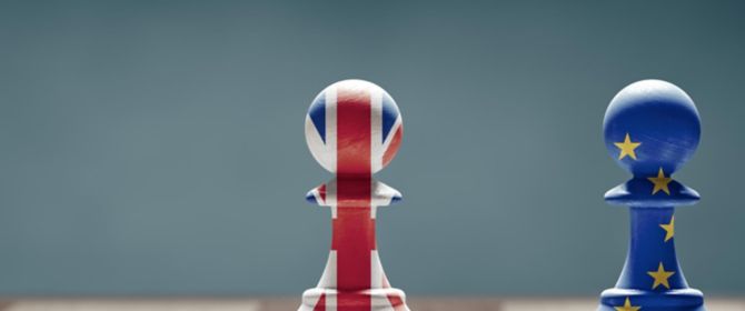 Schachfiguren GB und EU