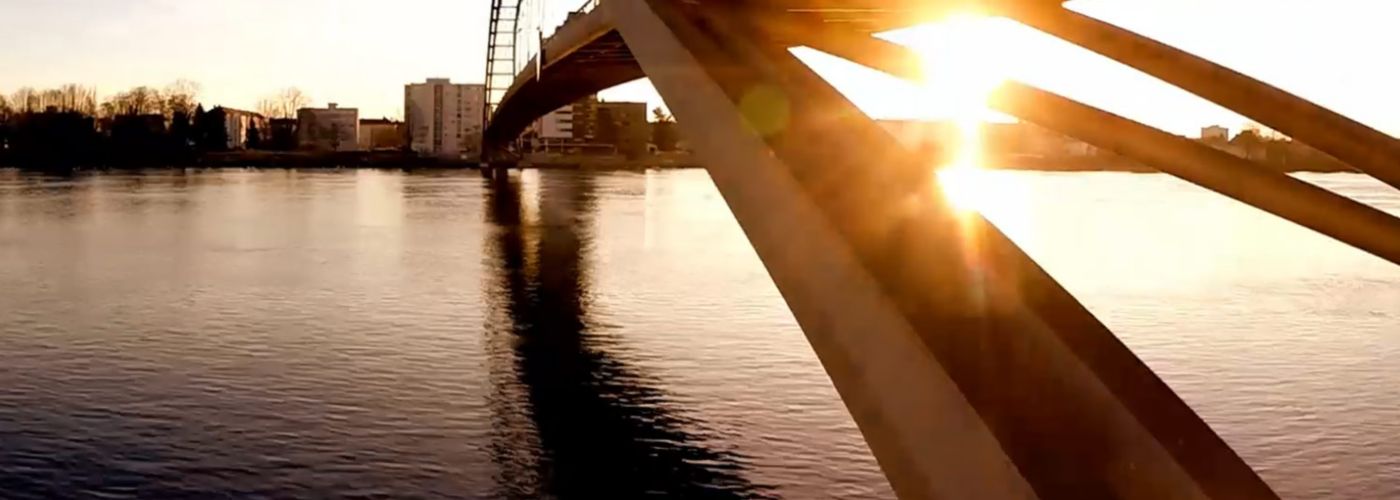 Brücke beim Sonnenuntergang