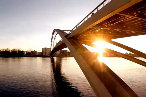 Brücke beim Sonnenuntergang