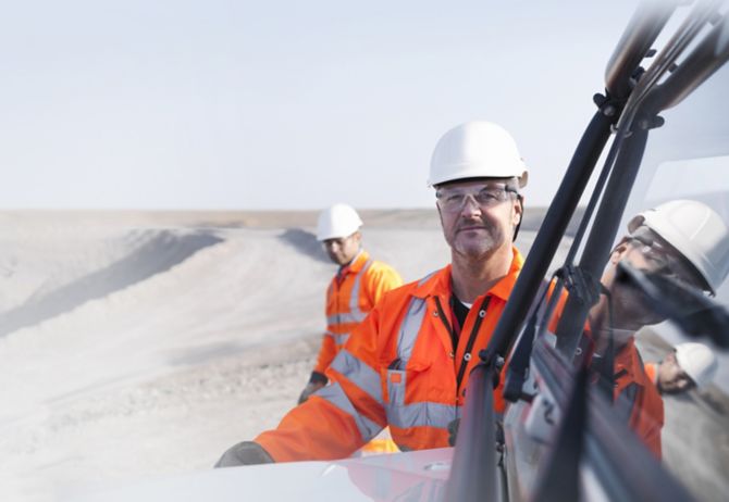 Opencast coal miners in efficiently operating mining business