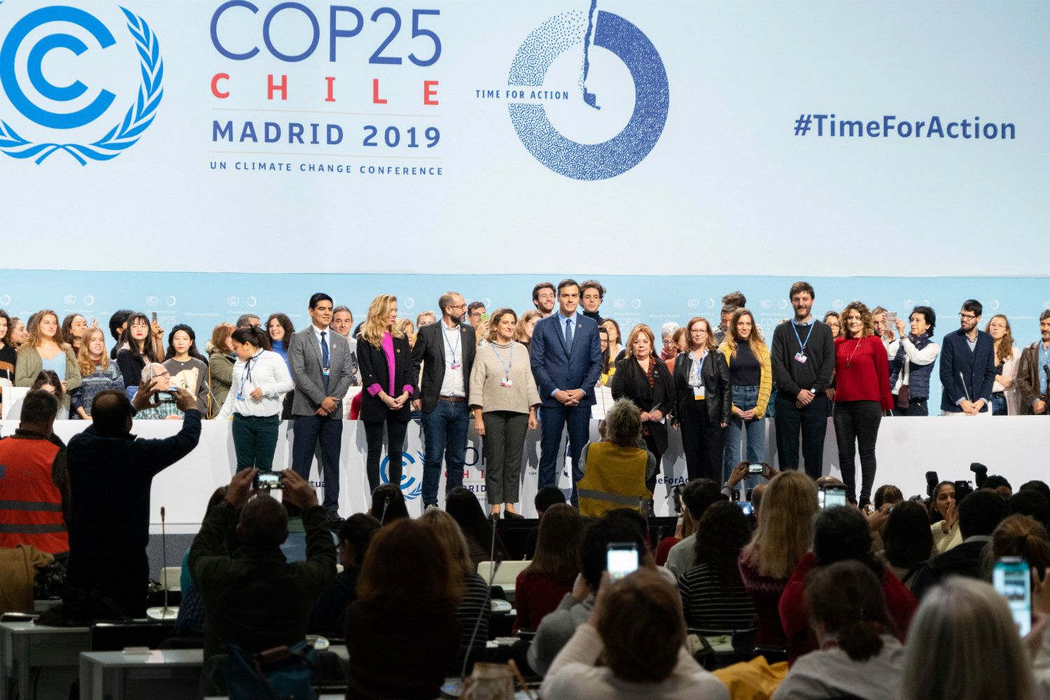 People attending award event COP 25