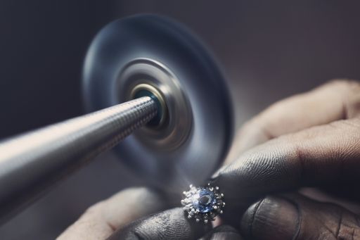 Cutting a diamond